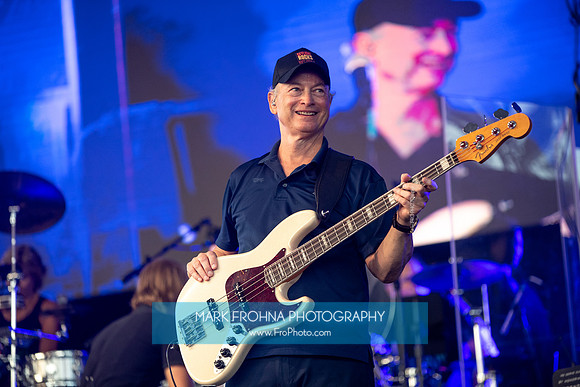 Skylight Rocks Gary Sinise Show-82