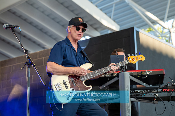 Skylight Rocks Gary Sinise Show-39