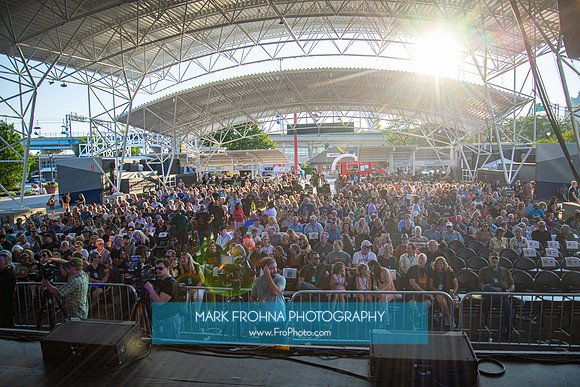Skylight Rocks Gary Sinise Show-32