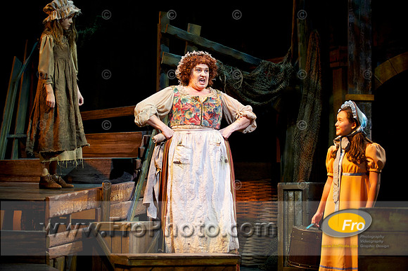 Skylight Les Miz Preview Selects 028