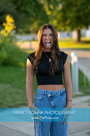 2026 Senior Johanna Downtown-826