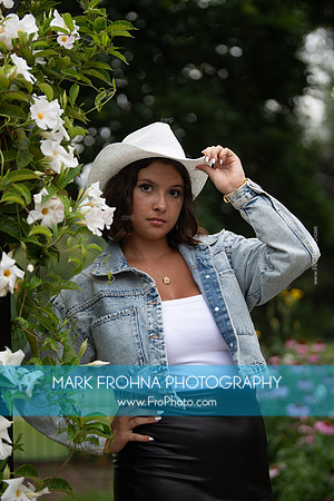 Senior Isabelle Xtras-116