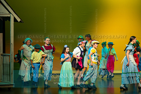 KM Wizard of Oz Munchkins-71