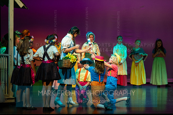 KM Wizard of Oz Munchkins-50