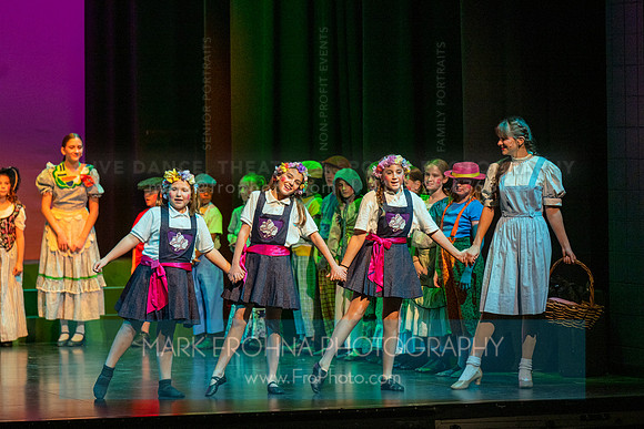 KM Wizard of Oz Munchkins-46