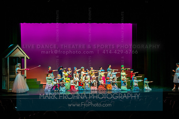 KM Wizard of Oz Munchkins-21