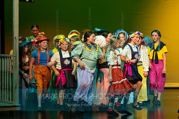 KM Wizard of Oz Munchkins-63