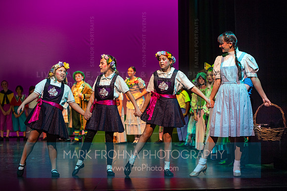 KM Wizard of Oz Munchkins-145