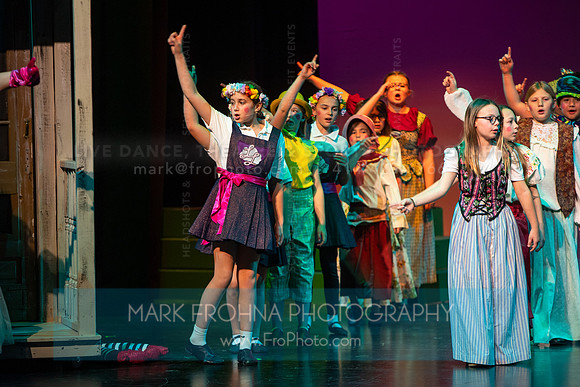 KM Wizard of Oz Munchkins-140