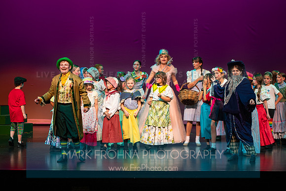 KM Wizard of Oz Munchkins-138