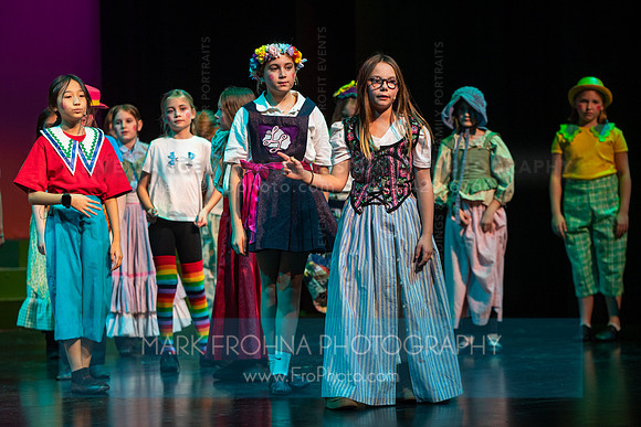 KM Wizard of Oz Munchkins-135