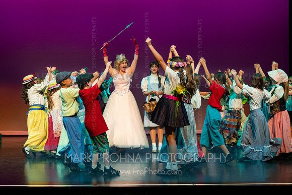 KM Wizard of Oz Munchkins-131