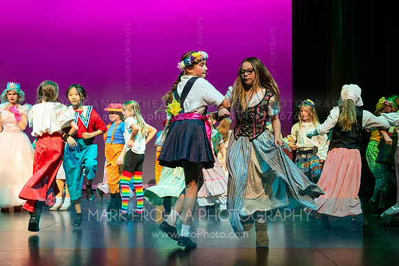 KM Wizard of Oz Munchkins-132