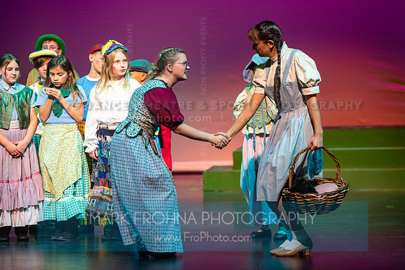 KM Wizard of Oz Munchkins-117