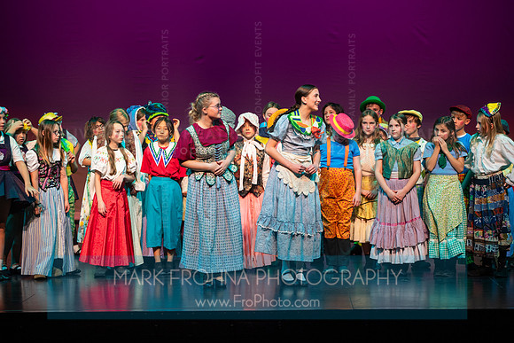KM Wizard of Oz Munchkins-116
