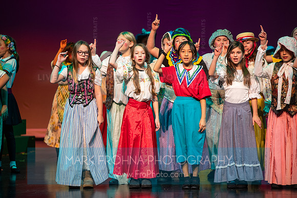 KM Wizard of Oz Munchkins-111