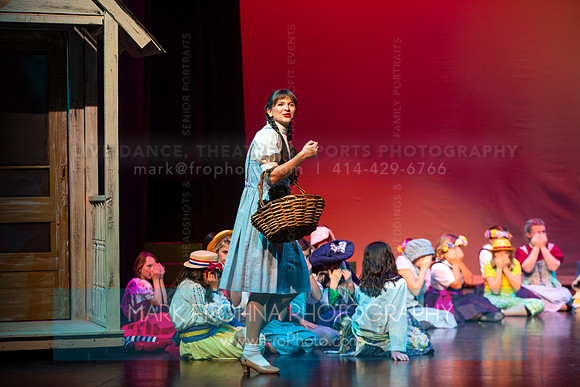 KM Wizard of Oz Munchkins-100