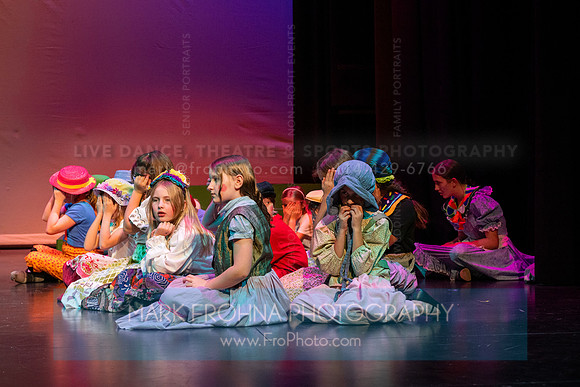 KM Wizard of Oz Munchkins-98