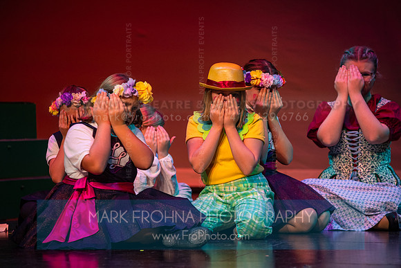 KM Wizard of Oz Munchkins-95