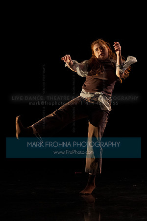 UWM New Dancemakers the tree hears me when I fall-21