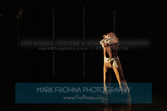 UWM New Dancemakers the tree hears me when I fall-18