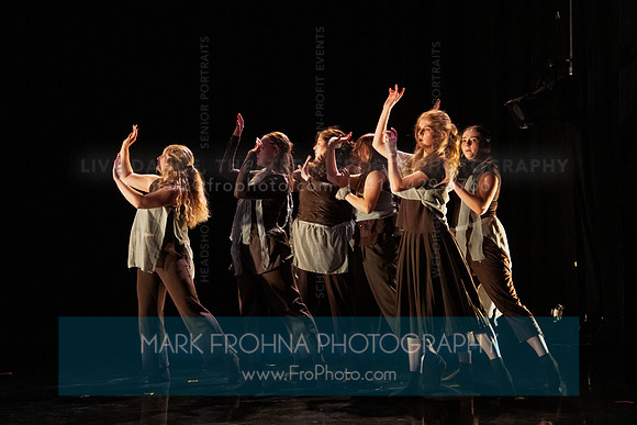 UWM New Dancemakers the tree hears me when I fall-19