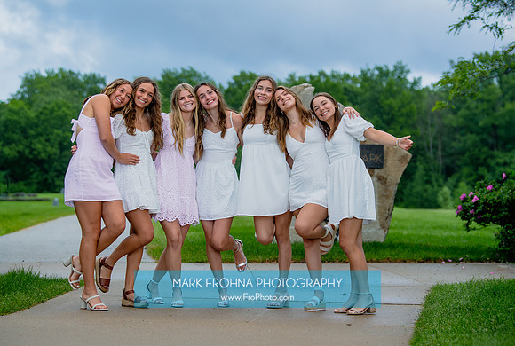 BC DeRosa Friends Graduation Portraits-41