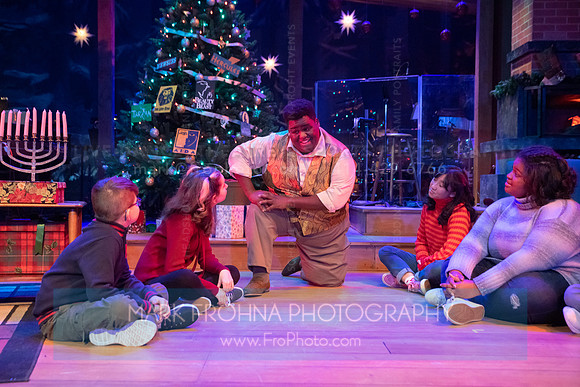 Skylight Jolly Holiday Highlights-54