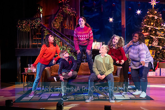 Skylight Jolly Holiday Highlights-53