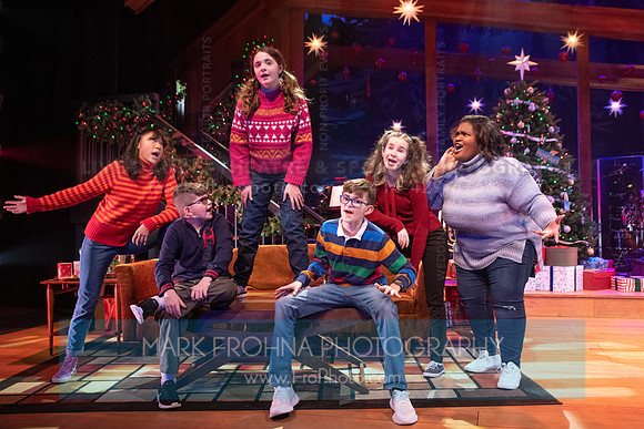 Skylight Jolly Holiday Highlights-109