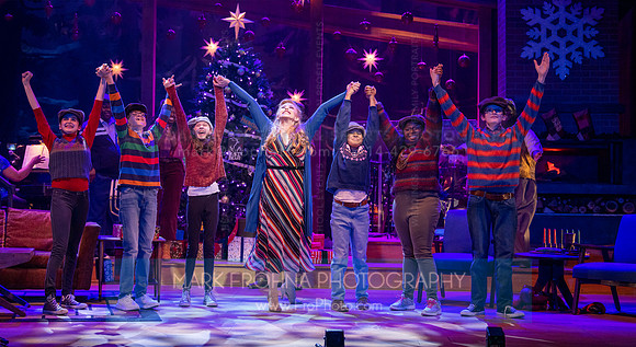 Skylight Jolly Holiday Highlights-106