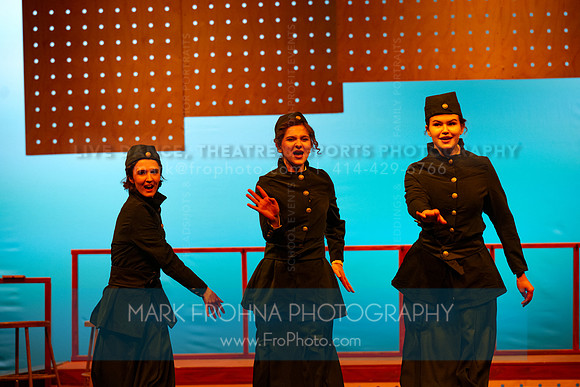 KM Hello Girls Act 1-640