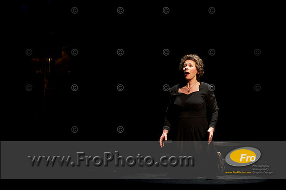 Skylight Edith Piaf 2013 Preview 028