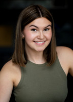 Emma Hipp Headshots 2025-5