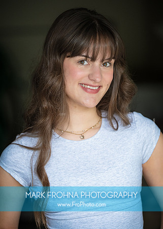 Evie Maassen Headshot 2026-8