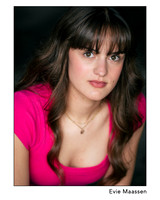 Evie Maassen Headshot 2026 15