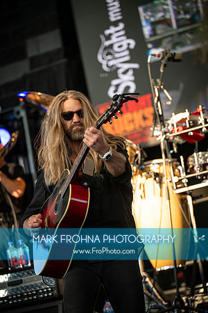 Skylight Rocks Gary Sinise Show-108