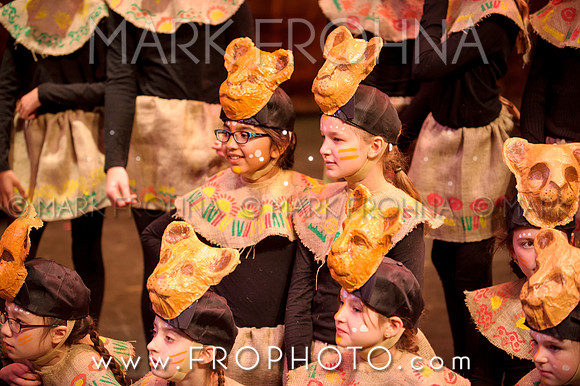 Brook El Lion King Getting Ready-39