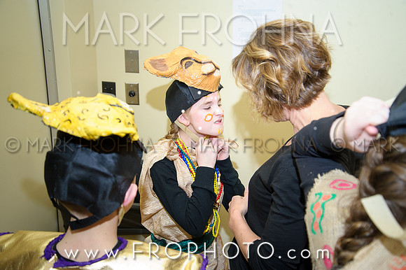 Brook El Lion King Getting Ready-32