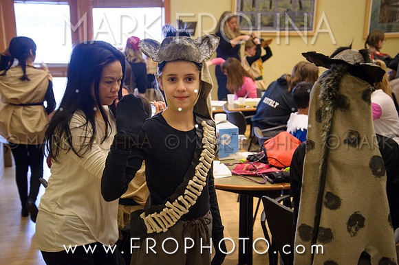 Brook El Lion King Getting Ready-27