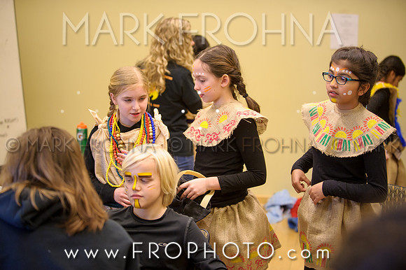 Brook El Lion King Getting Ready-23