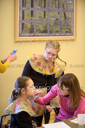 Brook El Lion King Getting Ready-22