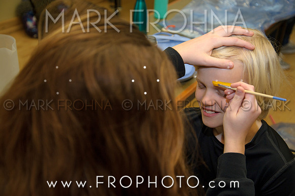 Brook El Lion King Getting Ready-9