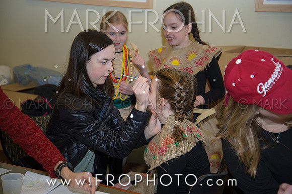 Brook El Lion King Getting Ready-4