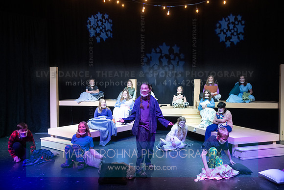 WHMS Peter Wendy Peter Cast-015