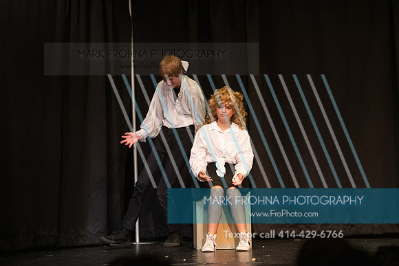 BRIO Complete Works of Shakespeare Abridged-46