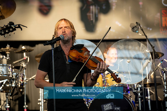 Skylight Rocks Gary Sinise Show-103