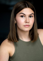 Emma Hipp Headshots 2025-18