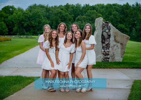 BC DeRosa Friends Graduation Portraits-43