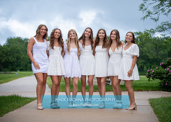 BC DeRosa Friends Graduation Portraits-39